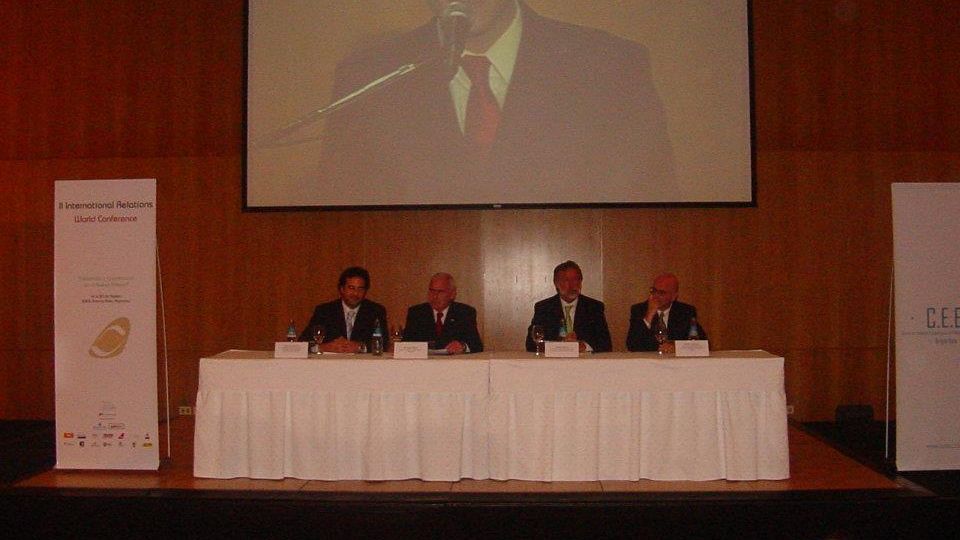 317912_219081051545108_598695665_n